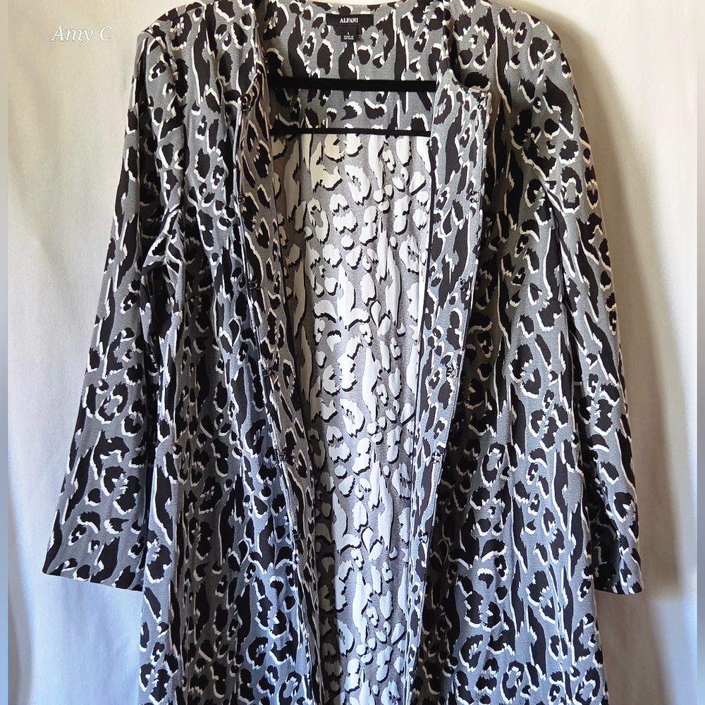 Alfani Black Gray & White Animal Print Cardigan/Duster With Hook And Eye Closure